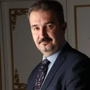 دکتر پیمان کلیم دست متخصص روانپزشکی و اعصاب و روان